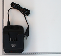 Scheppach-Ladegerät mit Stecker und Kabel, 18V