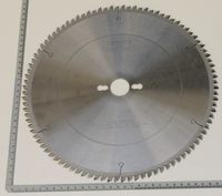 Scheppach-Kreissägenblatt mit 300 mm Durchmesser und 96 Zähnen