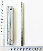 Zündkerzenschlüssel mit Stift, Teil einer Skala für Messung und Vergleiche